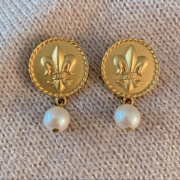 Anne Klein Fleur de Lys Earrings - Picture 1 of 3